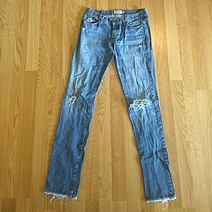 Abercrombie and Fitch Destroyed Skinny